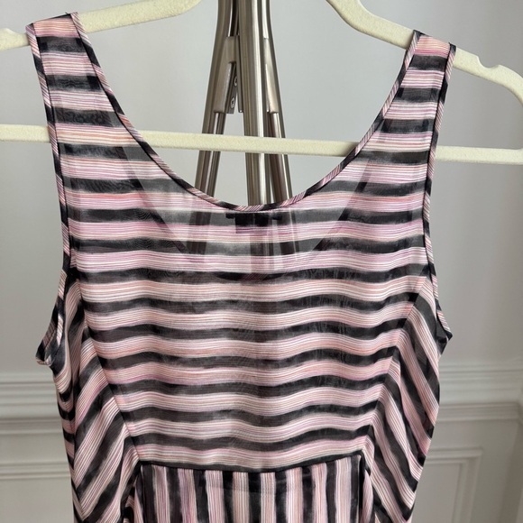 Theory 100% Silk Striped Pink and Black Sleeveless Top Blouse Size Small - Picture 5 of 6